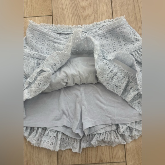American Eagle Outfitters Light Gray Lace Ruffle Skirt - Picture 3 of 3
